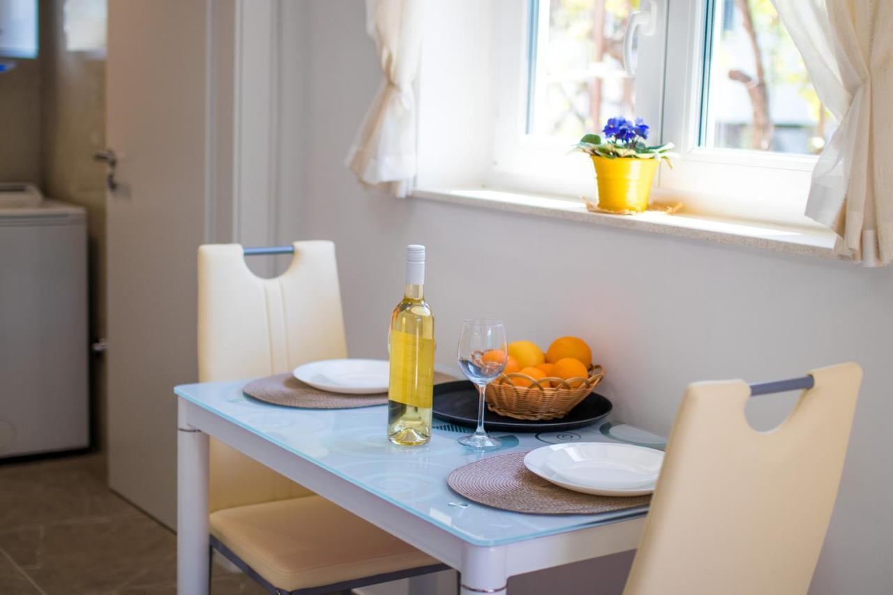 Apartman Mara Krk Town Buitenkant foto