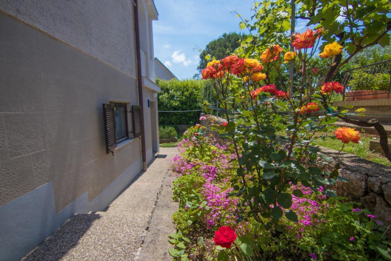 Apartman Mara Krk Town Buitenkant foto
